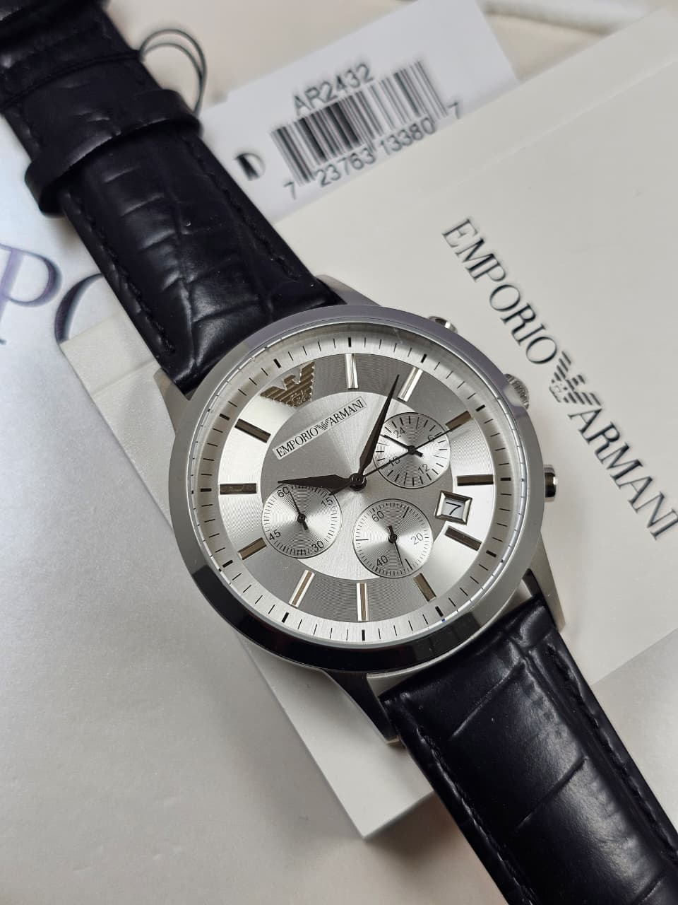 Emporio Armani Men’s Designer Watch – Classic Italian Craftsmanship