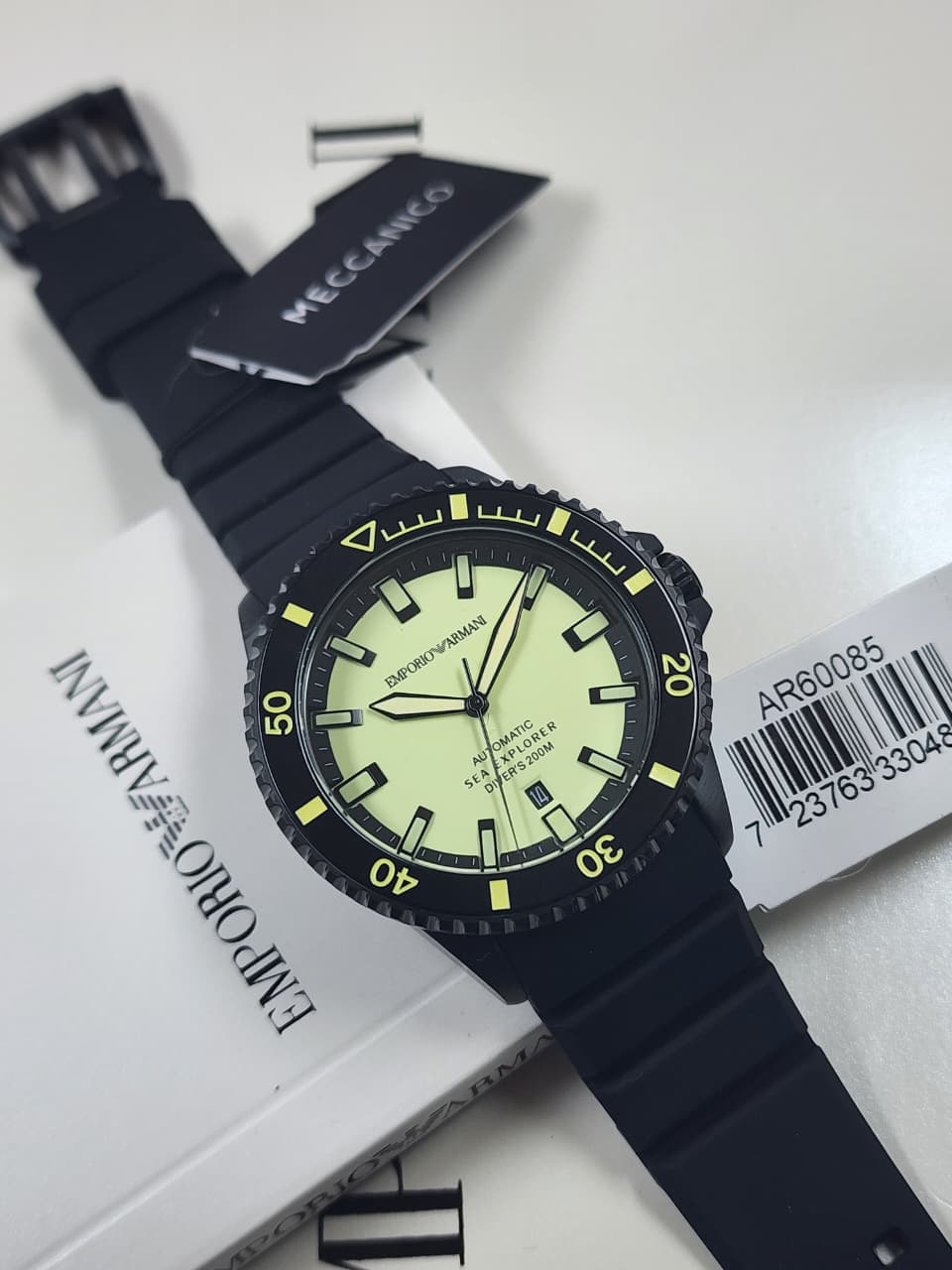 Emporio Armani Men’s Premium Watch – Sophisticated & Stylish